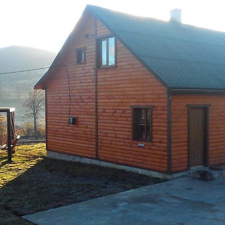 Cottage Ozerniy Lazeshchyna Eksteriør billede