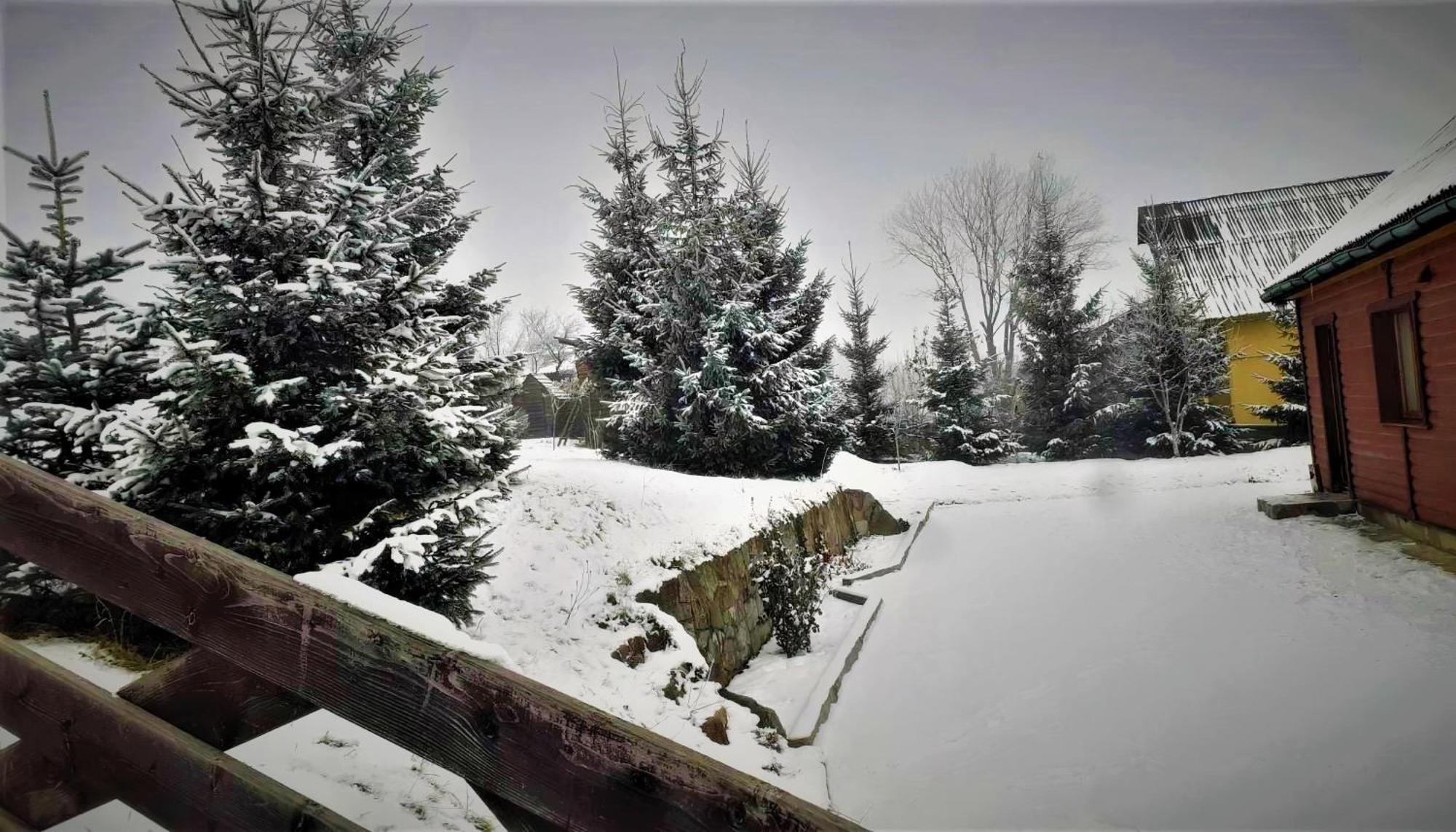 Cottage Ozerniy Lazeshchyna Eksteriør billede