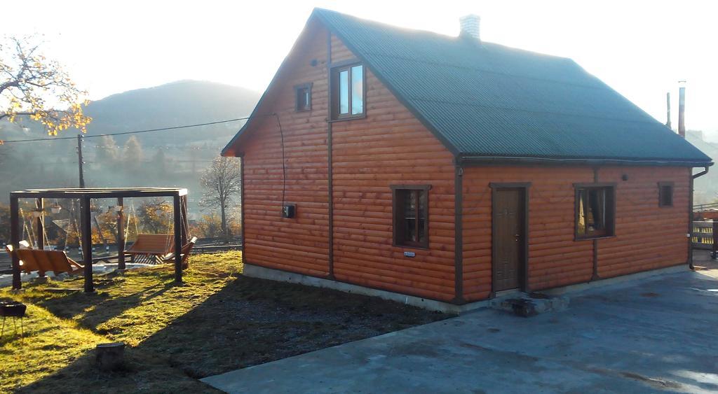 Cottage Ozerniy Lazeshchyna Eksteriør billede
